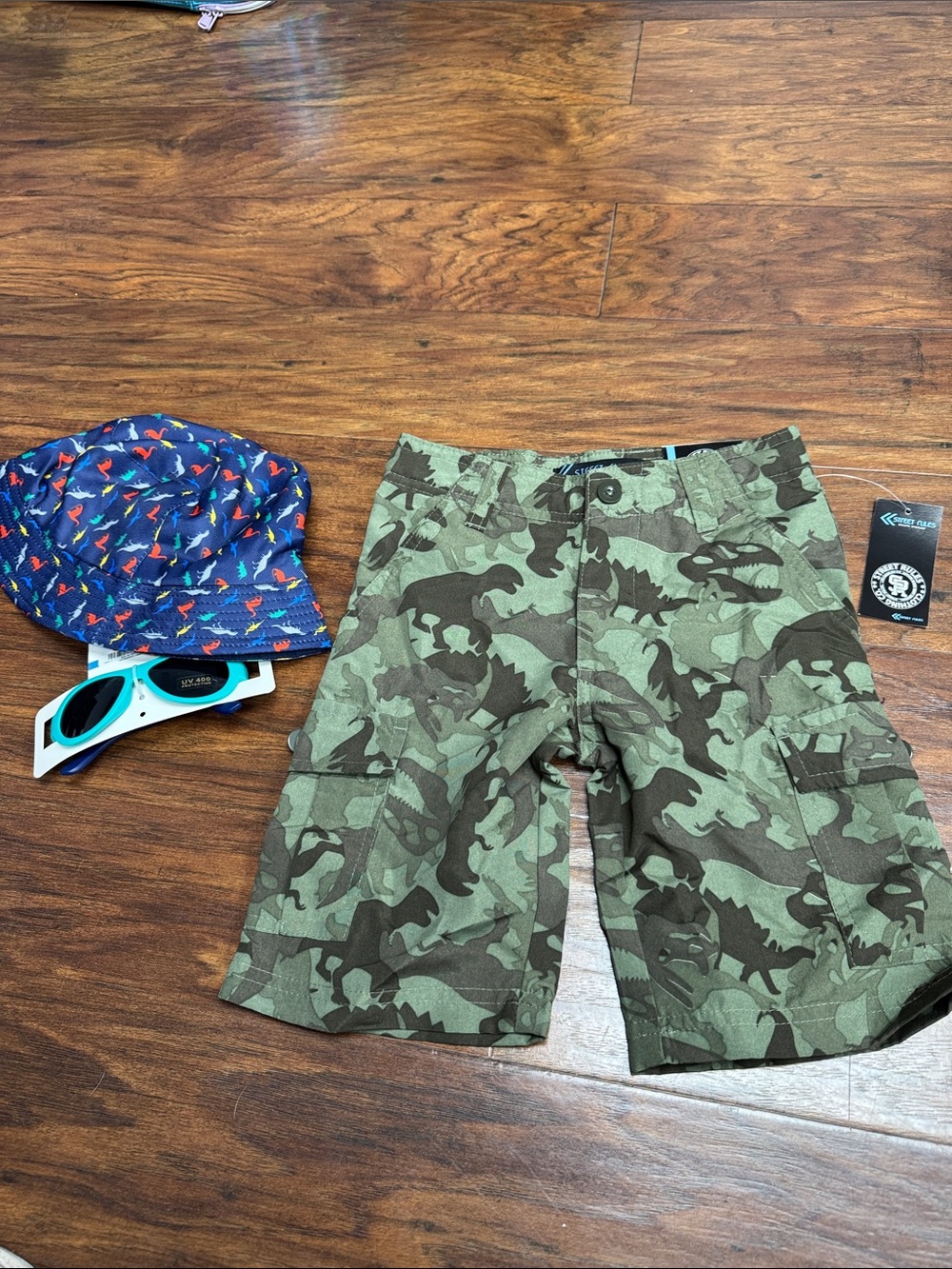Source Unknown Green Camo Dinosaur Cargo Shorts
